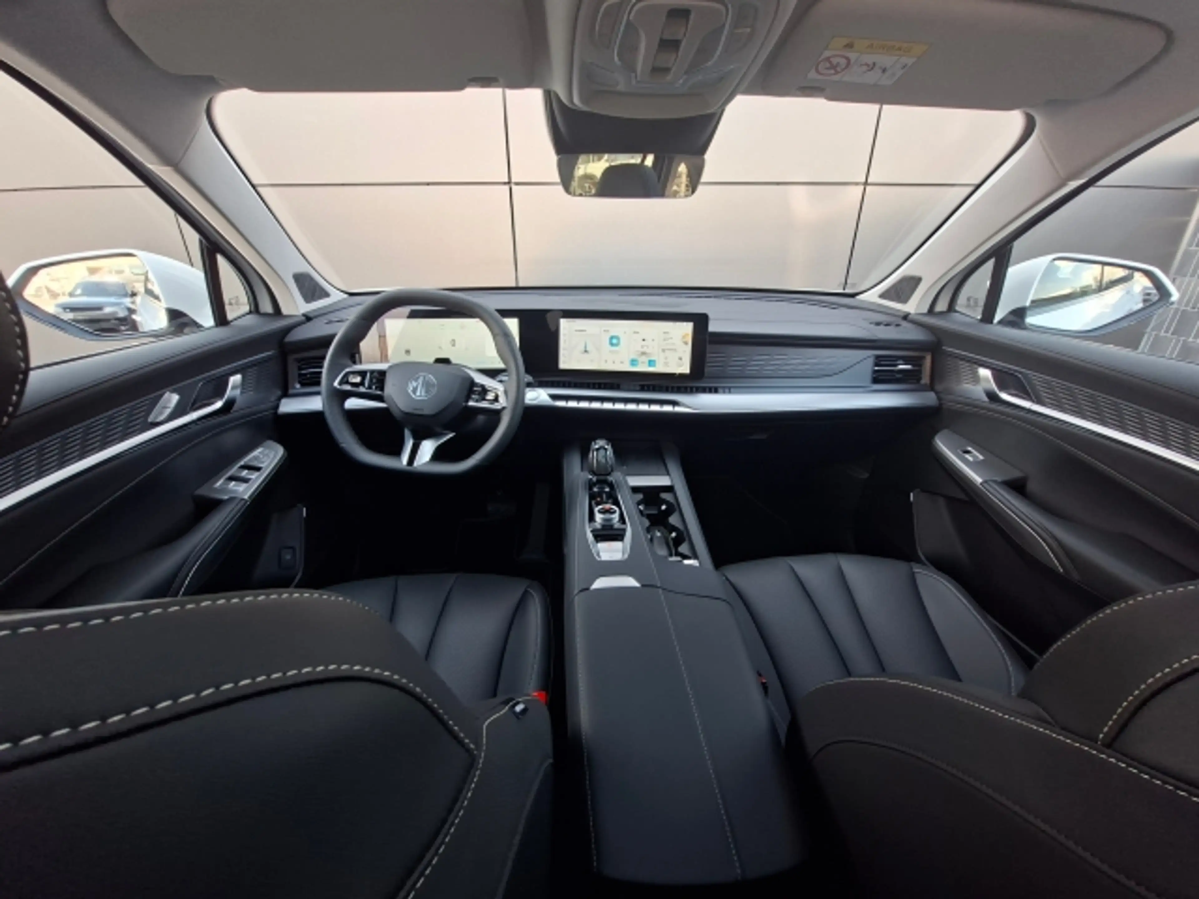 MG MGS9 PHEV Luxury MY2 — photo 20