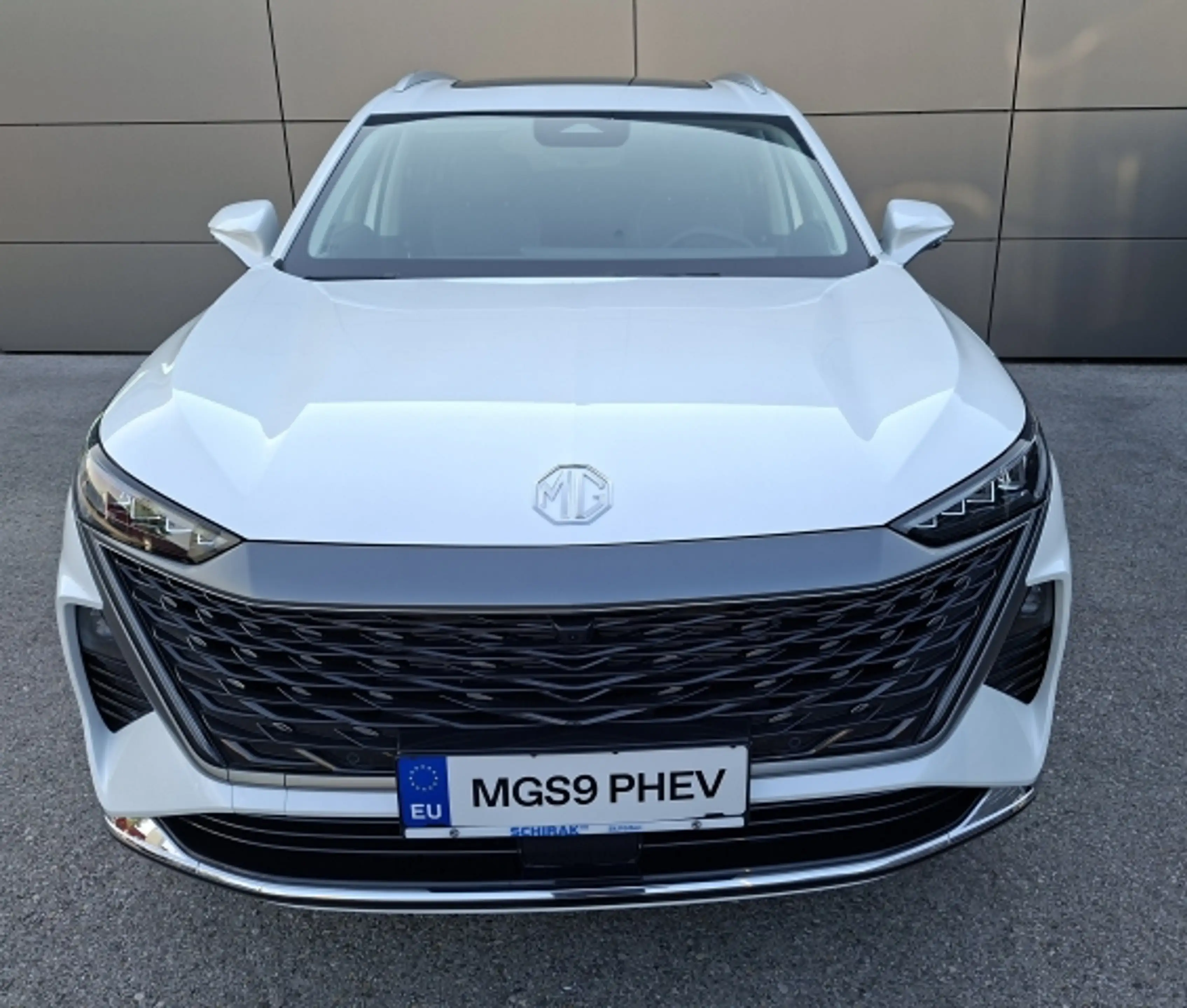 MG MGS9 PHEV Luxury MY2 — photo 4