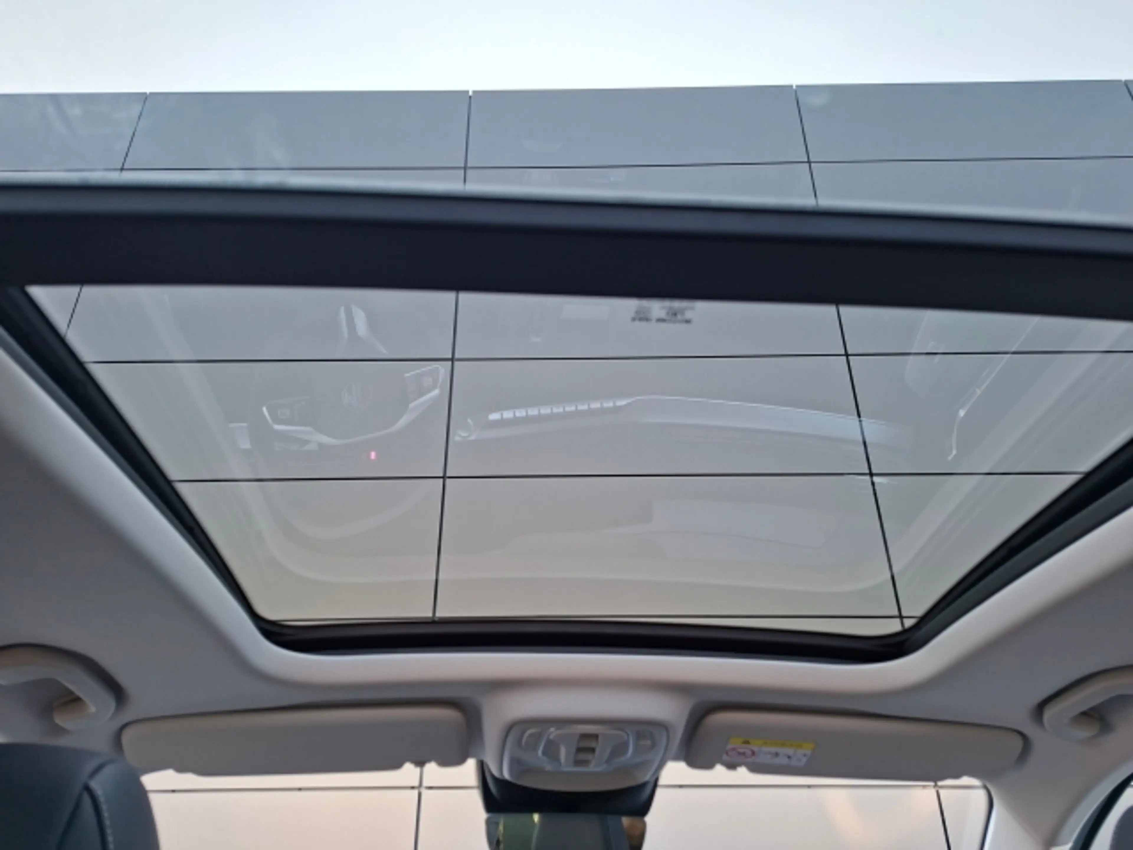 MG MGS9 PHEV Luxury MY2 — photo 24