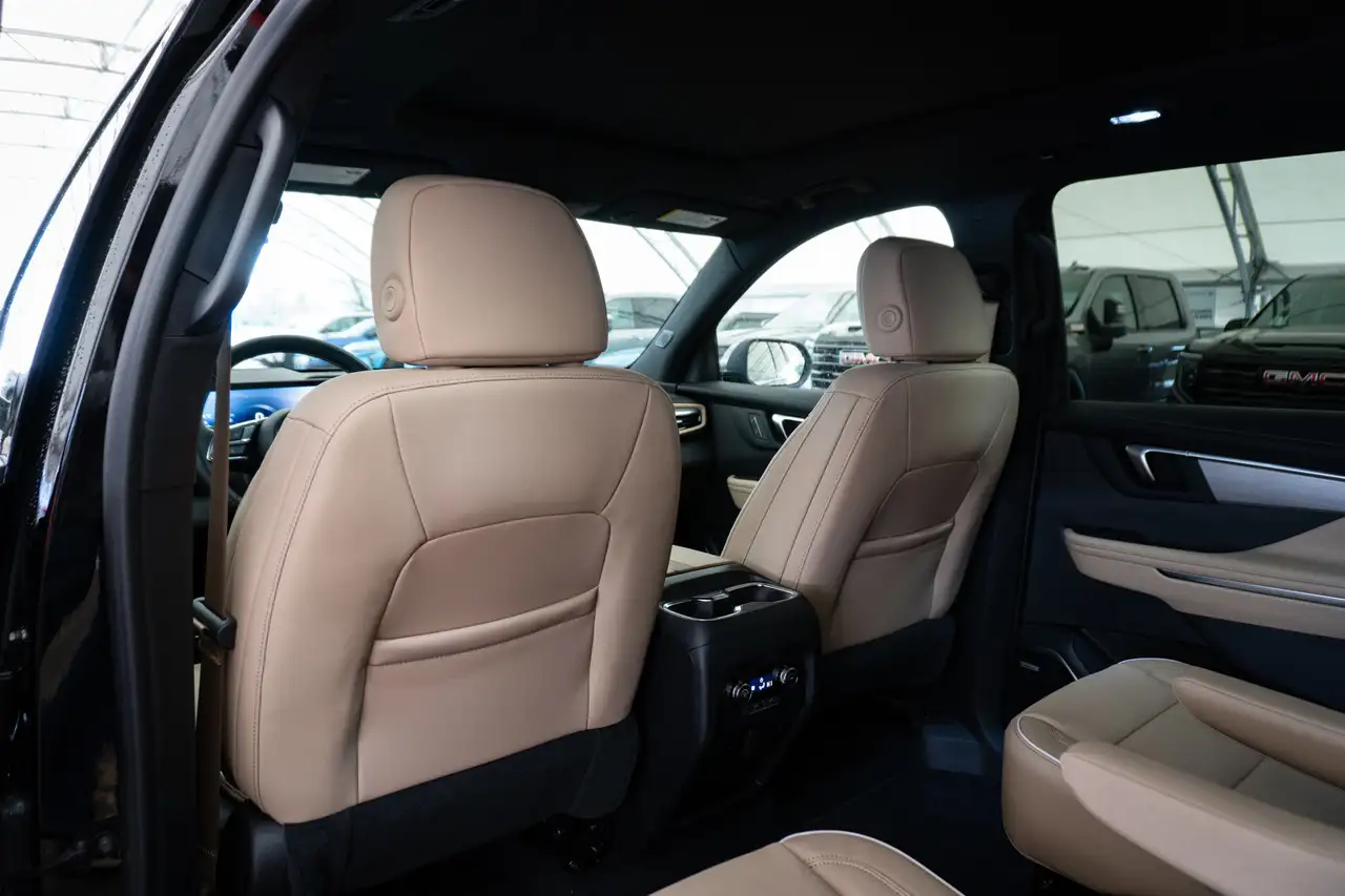 Buick Enclave снимка Buick Enclave