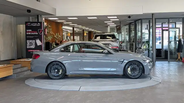 BMW M4 view 7