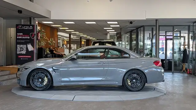 BMW M4 view 6