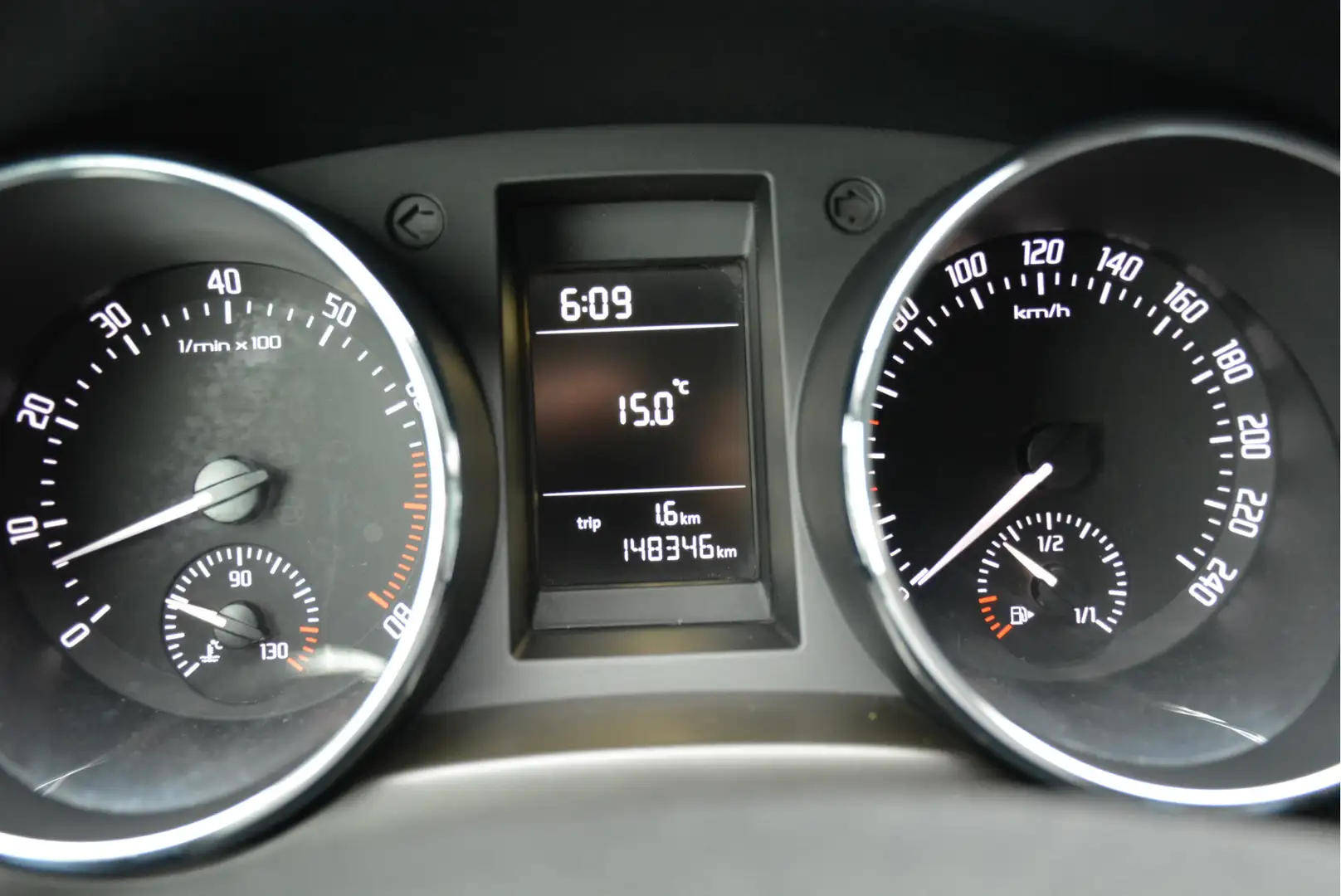 Skoda Yeti 1.2 TSI Active Plus Airco Trekhaak Zwart - 2