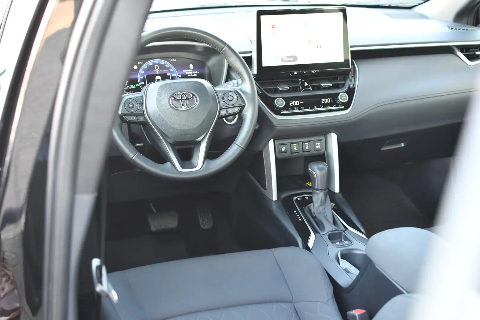 Toyota Corolla Cross Hybrid 140 Active Plus Limited Automaat 140pk | Do Zwart - 2