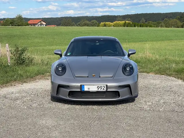Porsche 992 view 6