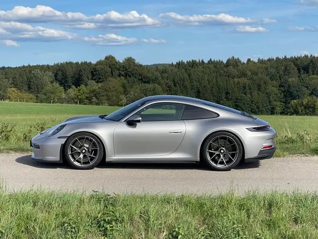 Porsche 992 view 8