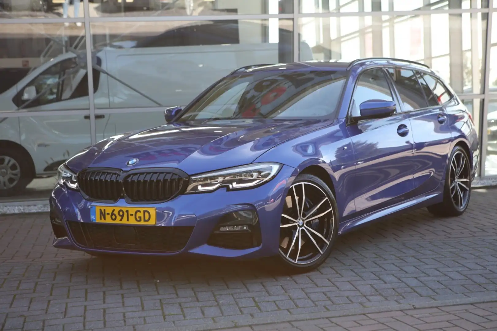 BMW 330 3-serie Touring 330i M-Sport Blau - 1
