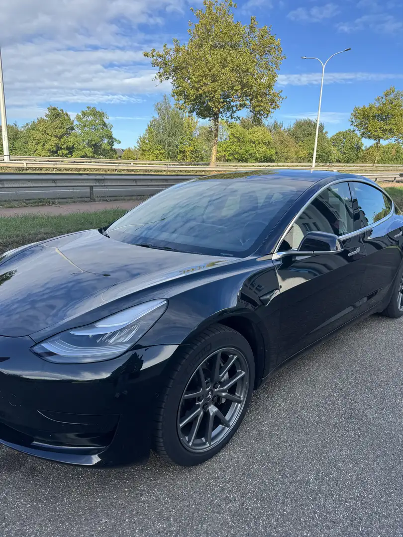 Tesla Model 3 Standard Reichweite Plus Hinterradantrieb - 2