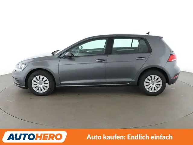 Volkswagen Golf view 3