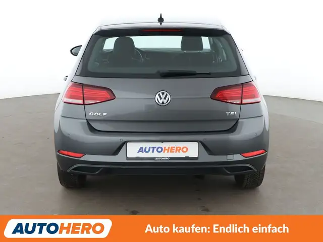 Volkswagen Golf view 5