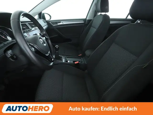 Volkswagen Golf view 10