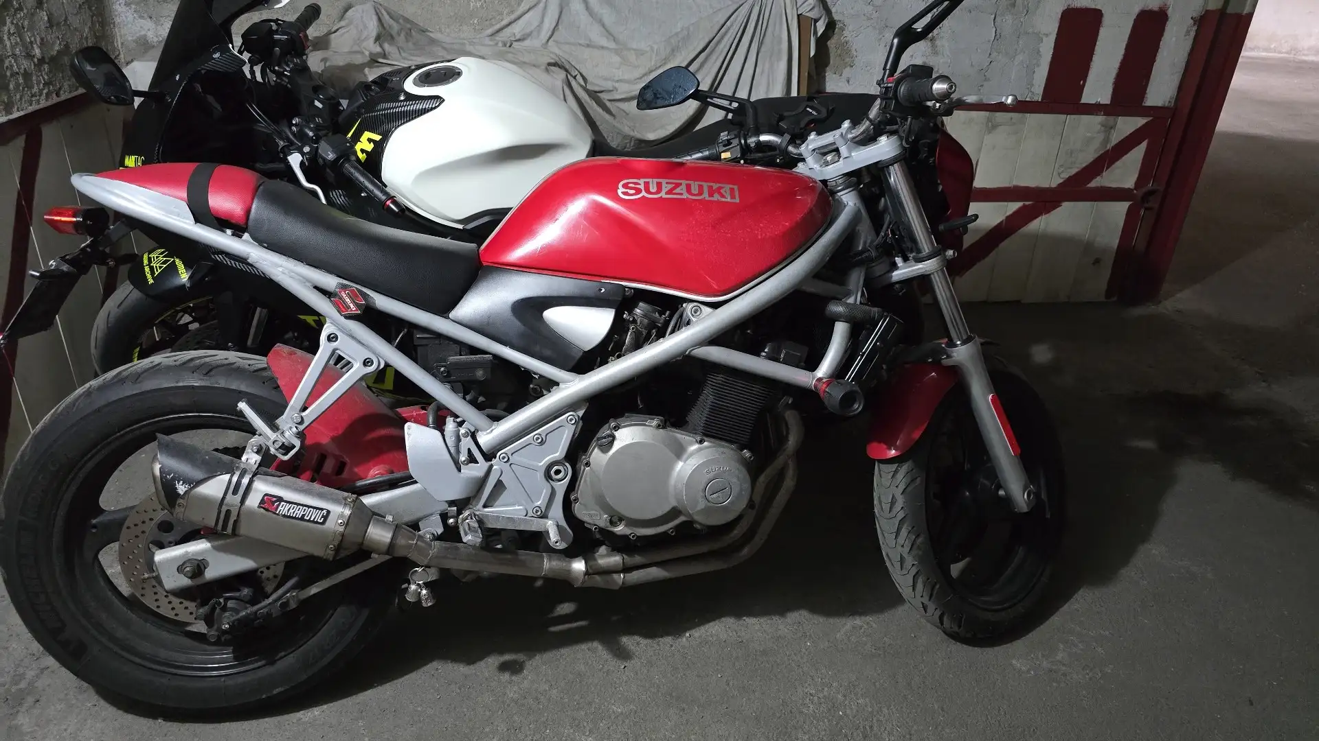 Suzuki Bandit 400 Rouge - 1