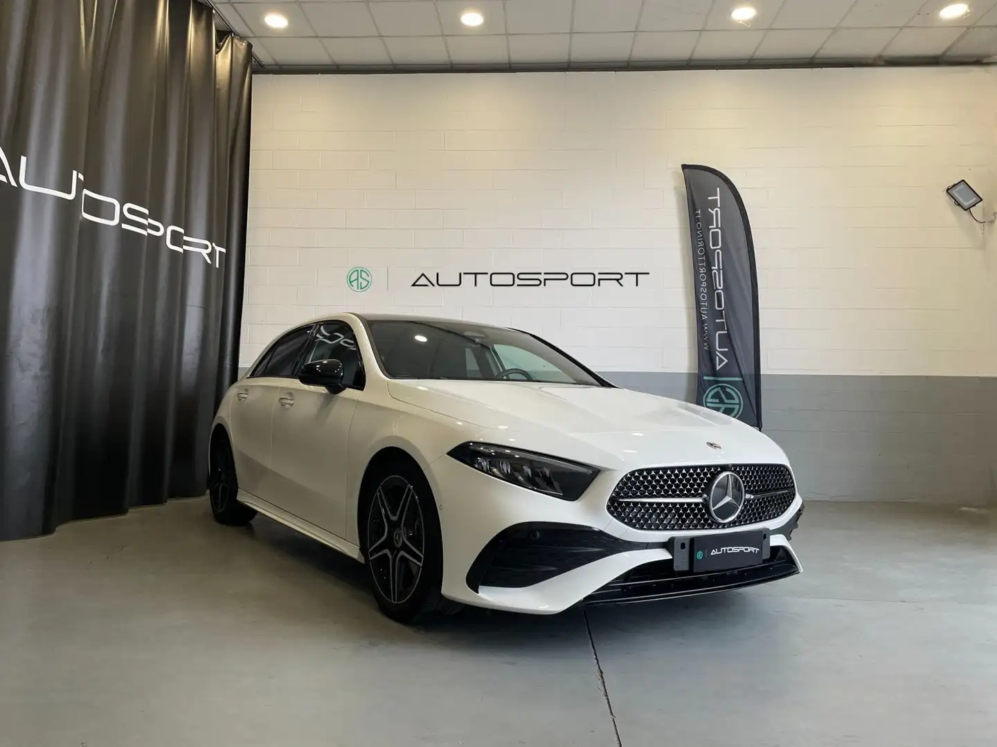 Mercedes-Benz A 200 A 200 Automatic Premium AMG Line Blanc - 1
