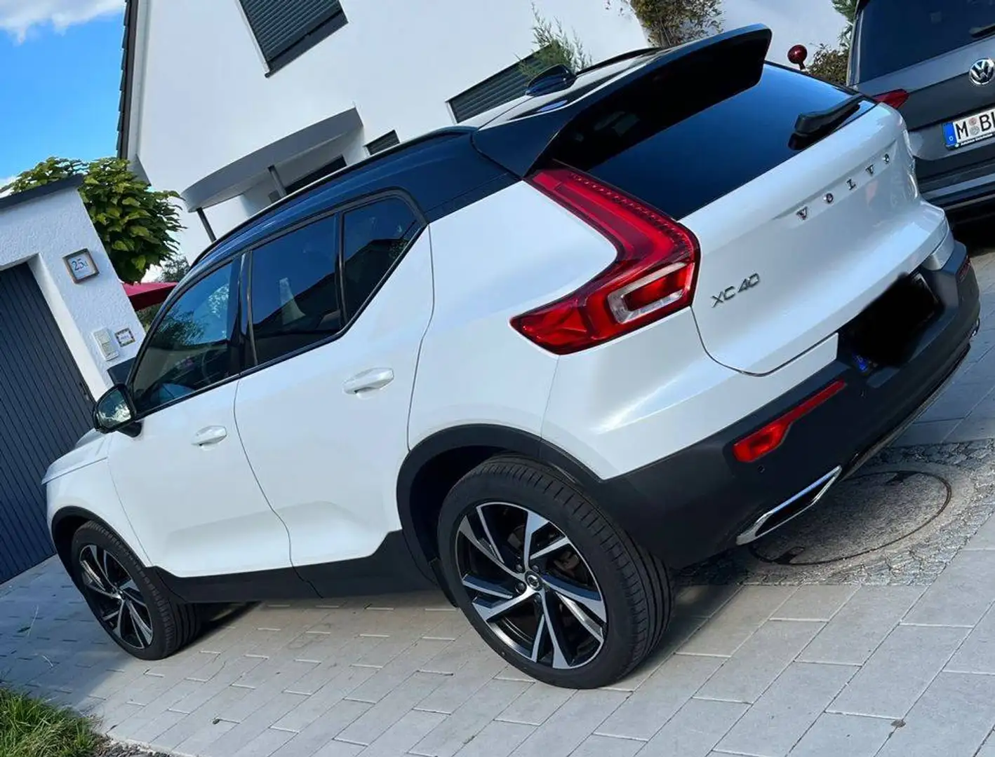Volvo XC40 R-Design XC40 D4 R-Design AWD Aut. Blanco - 2