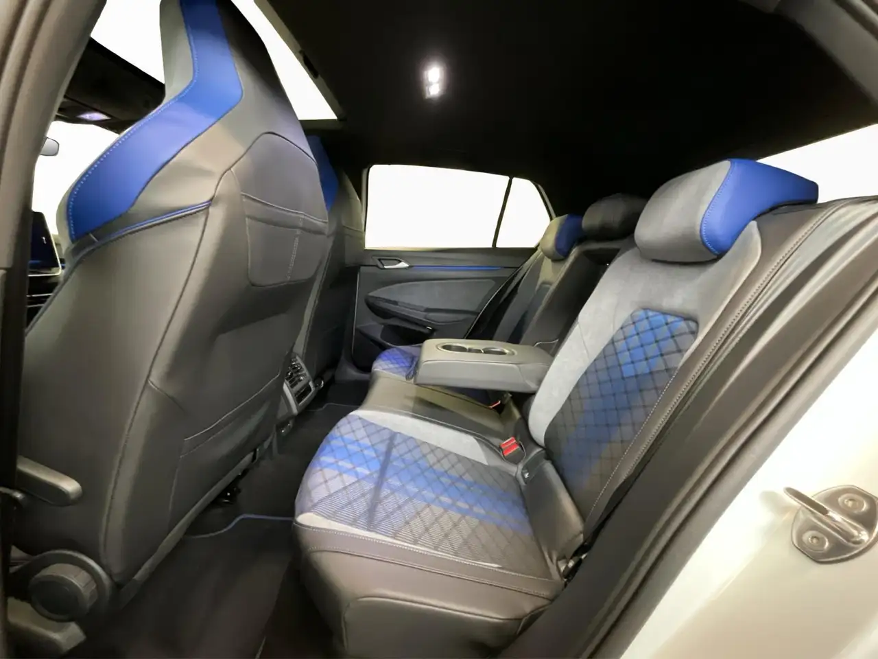 Volkswagen Golf R+Perf+DSG+4M+Pano+Led 16