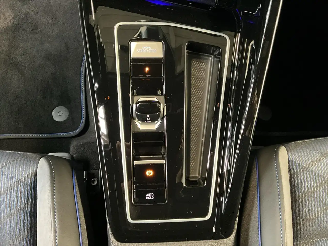 Volkswagen Golf R+Perf+DSG+4M+Pano+Led 12