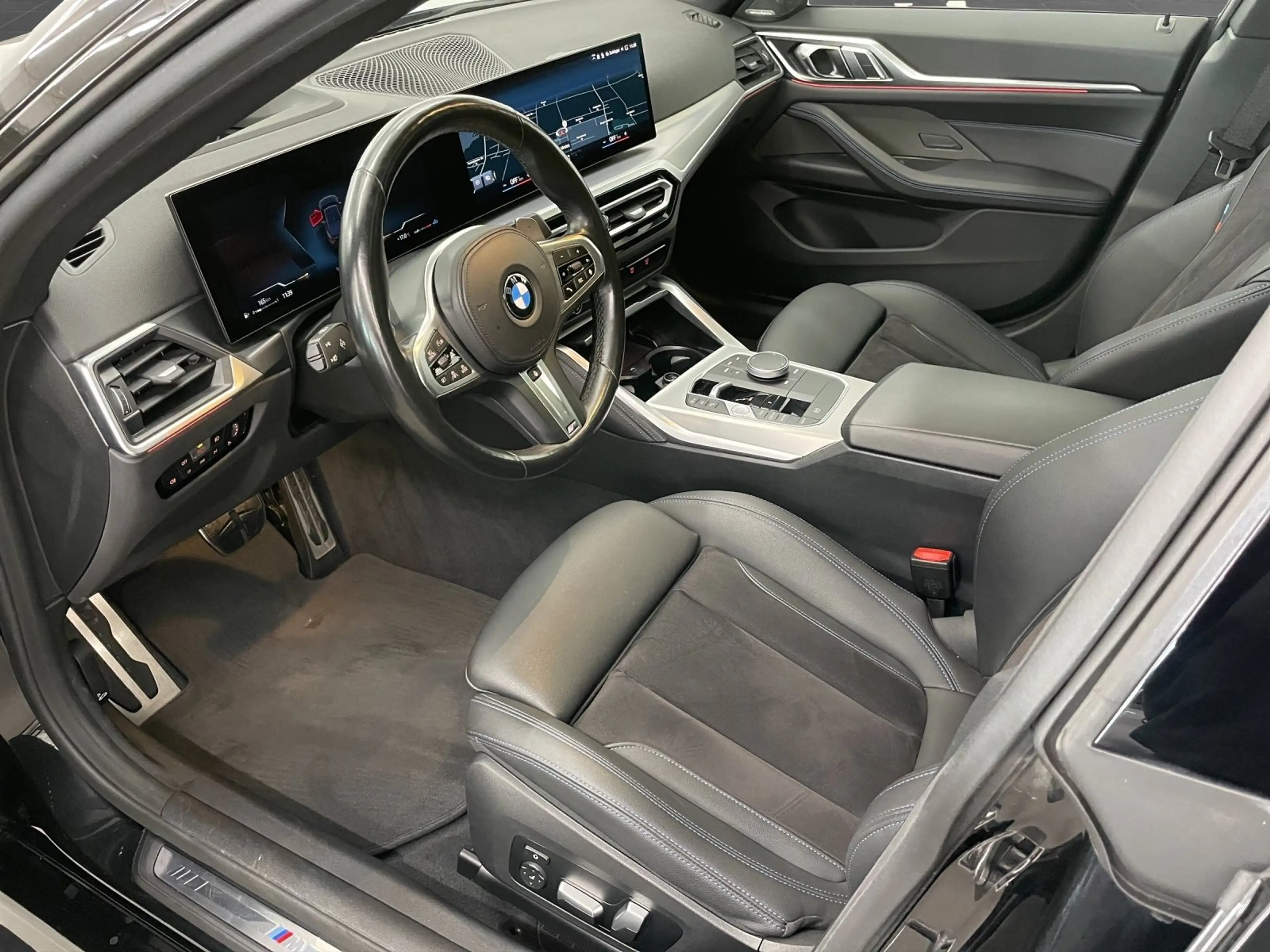 BMW M4 40i xDrive Gran Coupé,A,AHK,Schiebedach,Standheizu — photo 11
