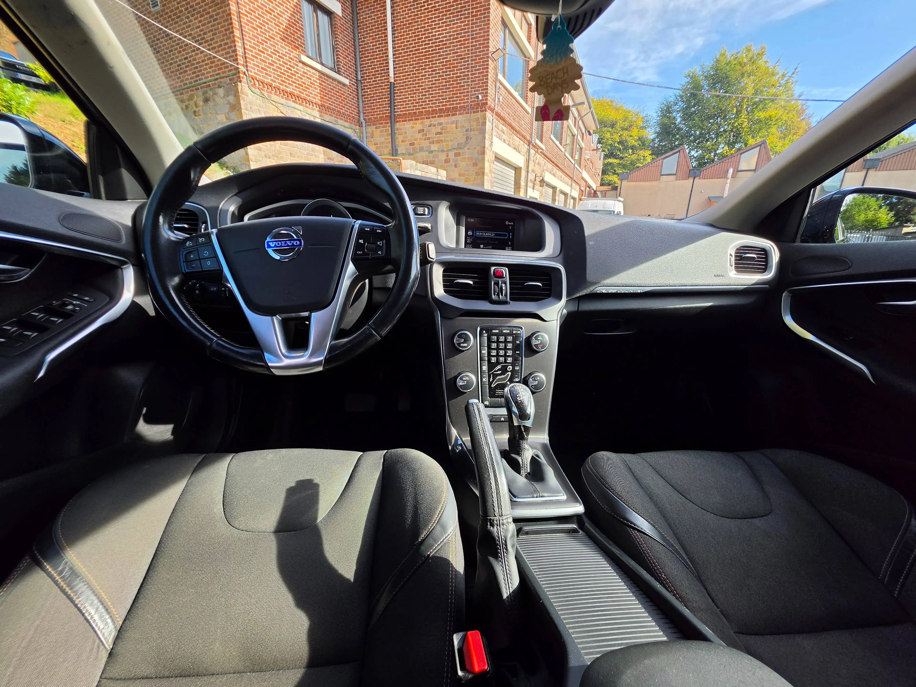 Volvo V40 Cross Country B2B*MARCHAND*5cylindres*Boite Auto*Cruise — photo 12