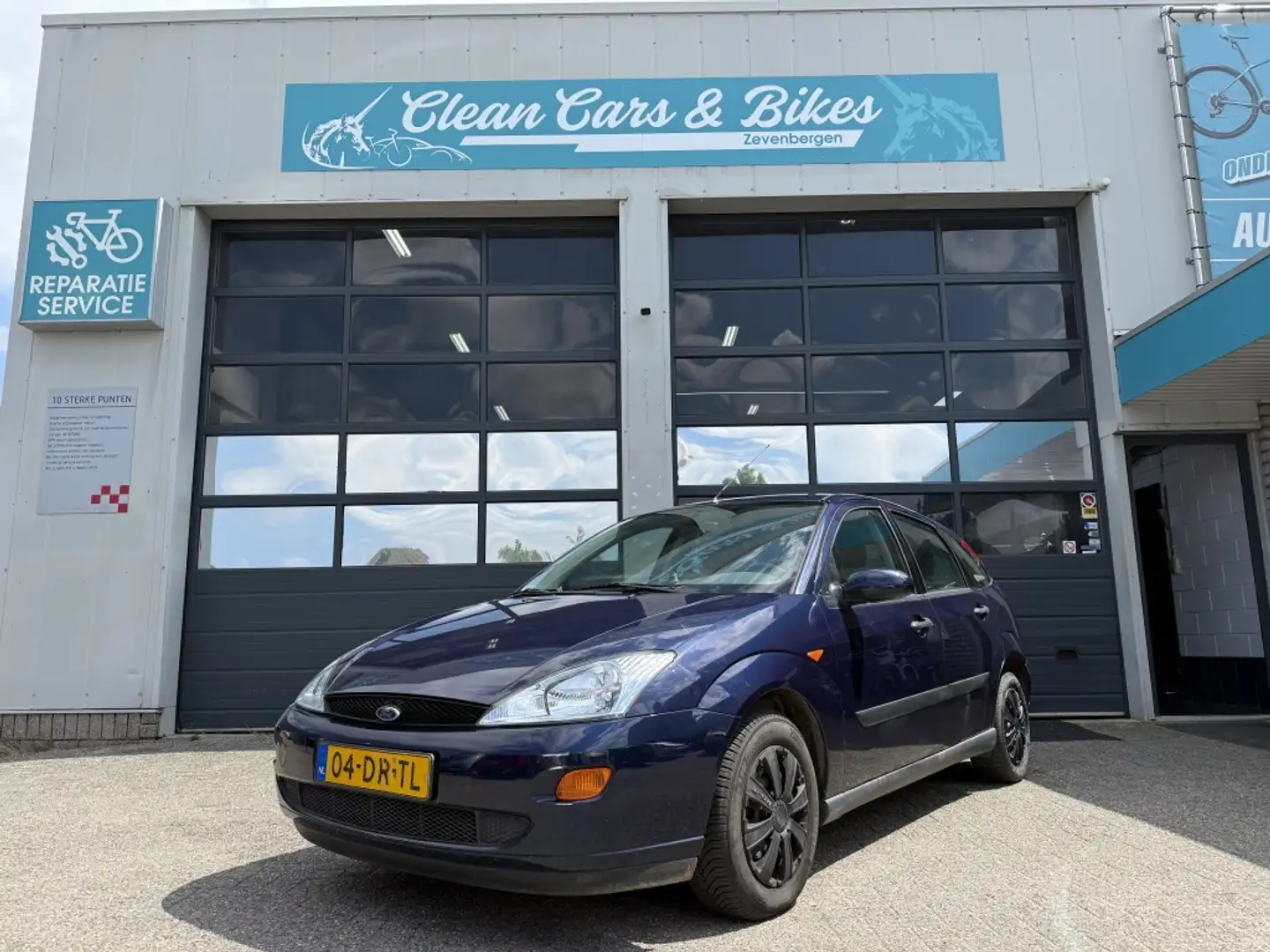 Ford Focus 1.4-16V Trend Bleu - 1