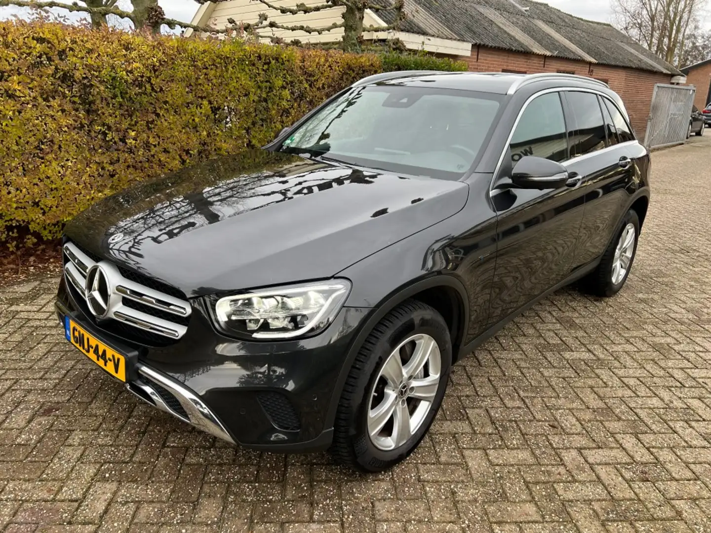 Mercedes-Benz GLC 300 GLC 300e Distronic, 360 Cam, Trekhaak Grijs - 2