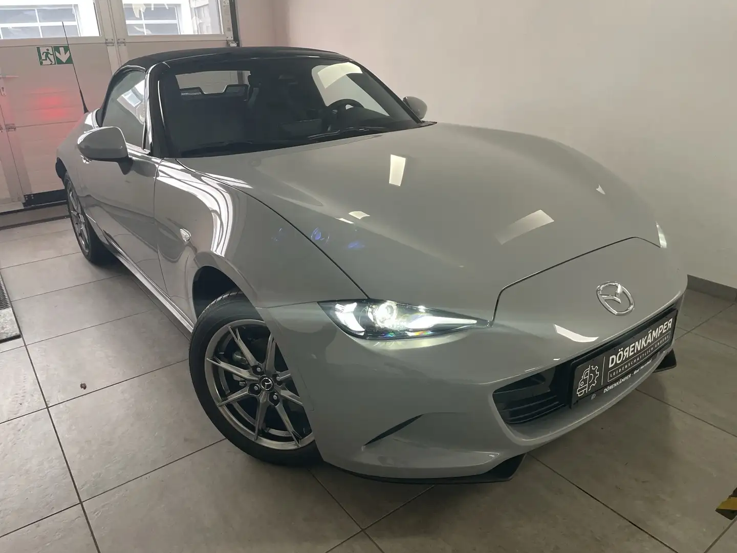 Mazda MX-5 2ST 1.5L SKYACTIV-G 132 6MT RWD Exclusive-line 202 Grau - 1