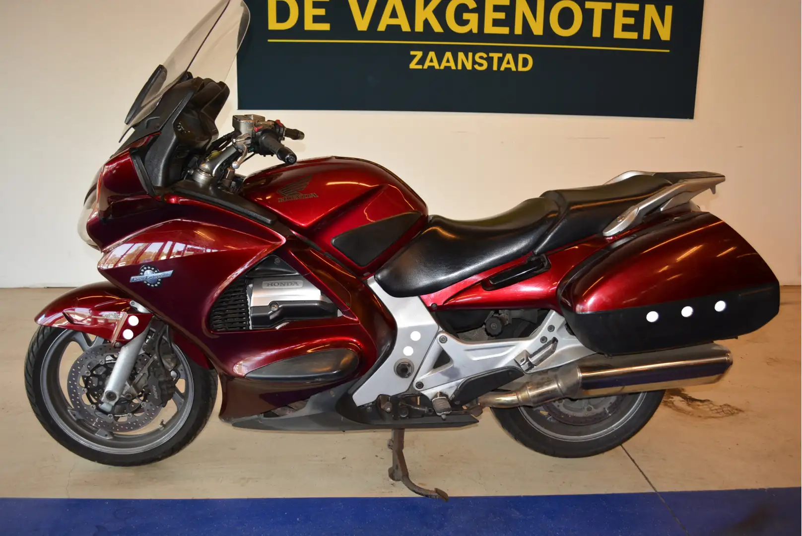Honda ST 1300 Pan European ABS lage km/stand ruime koffers mooie Rosso - 2