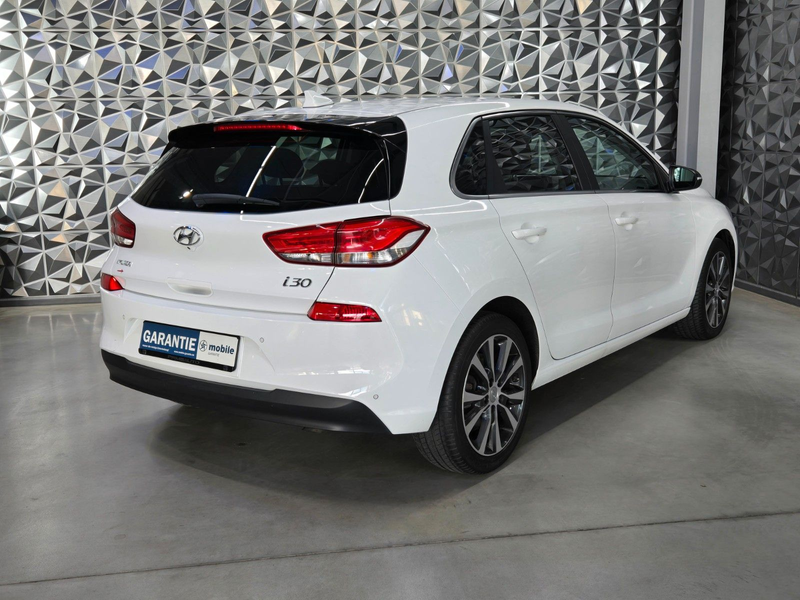 Hyundai i30 Intro*1.HAND*CARPLAY*LED*NAVI*WINTERPAKET* — photo 5