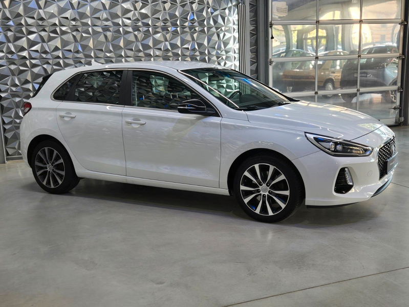 Hyundai i30 Intro*1.HAND*CARPLAY*LED*NAVI*WINTERPAKET* — photo 4