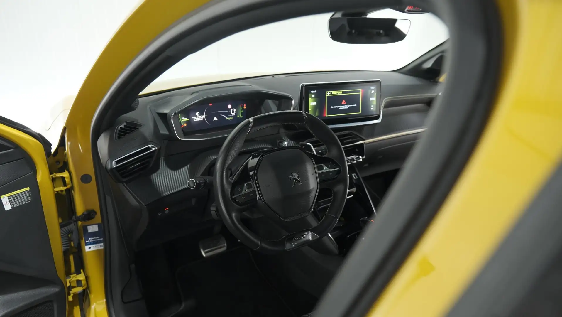 Peugeot 208 PureTech 100 EAT8 GT-Line | Trekhaak | Adaptieve C Geel - 2