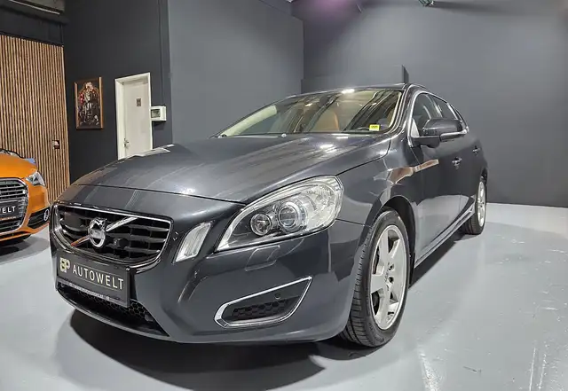 Volvo V60 D5 Geartronic Aut. * Service & Pickerl Neu * Fi...