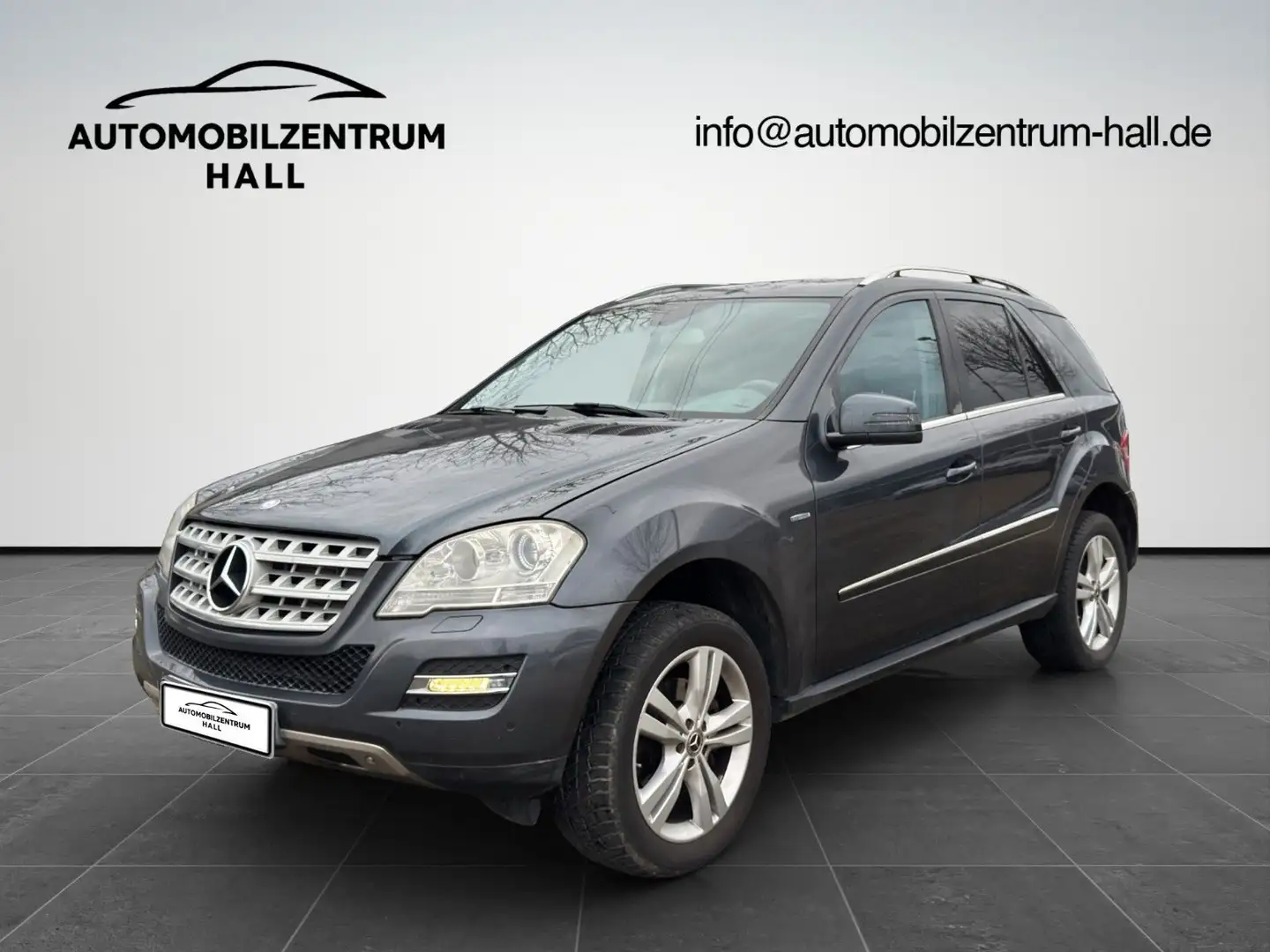 Mercedes-Benz ML 300 4Matic BI-XENON SCHIEBE.D LEDER AHK SHZ Grau - 1
