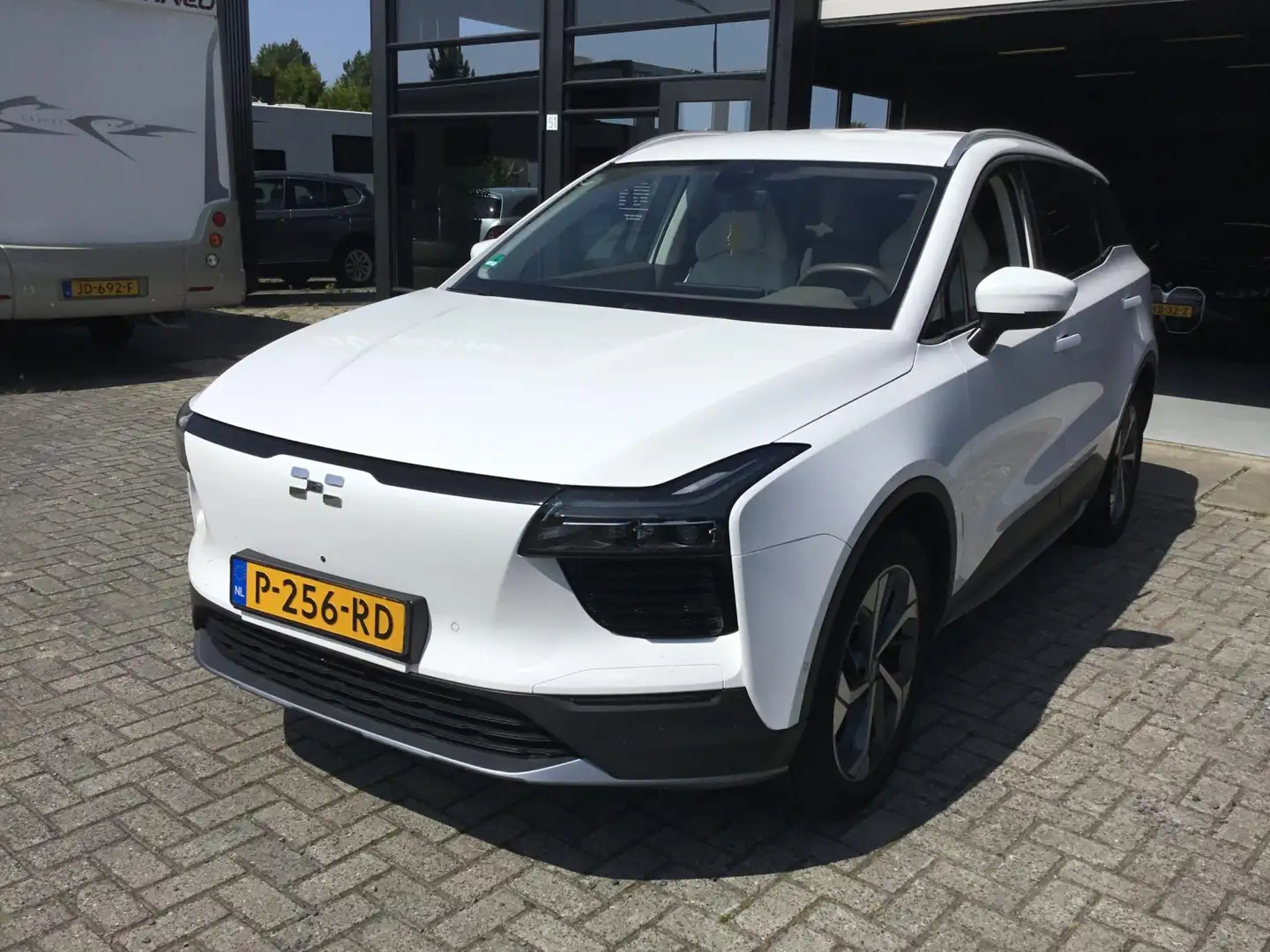 Aiways U5 63kWh Showroom Weiß - 1