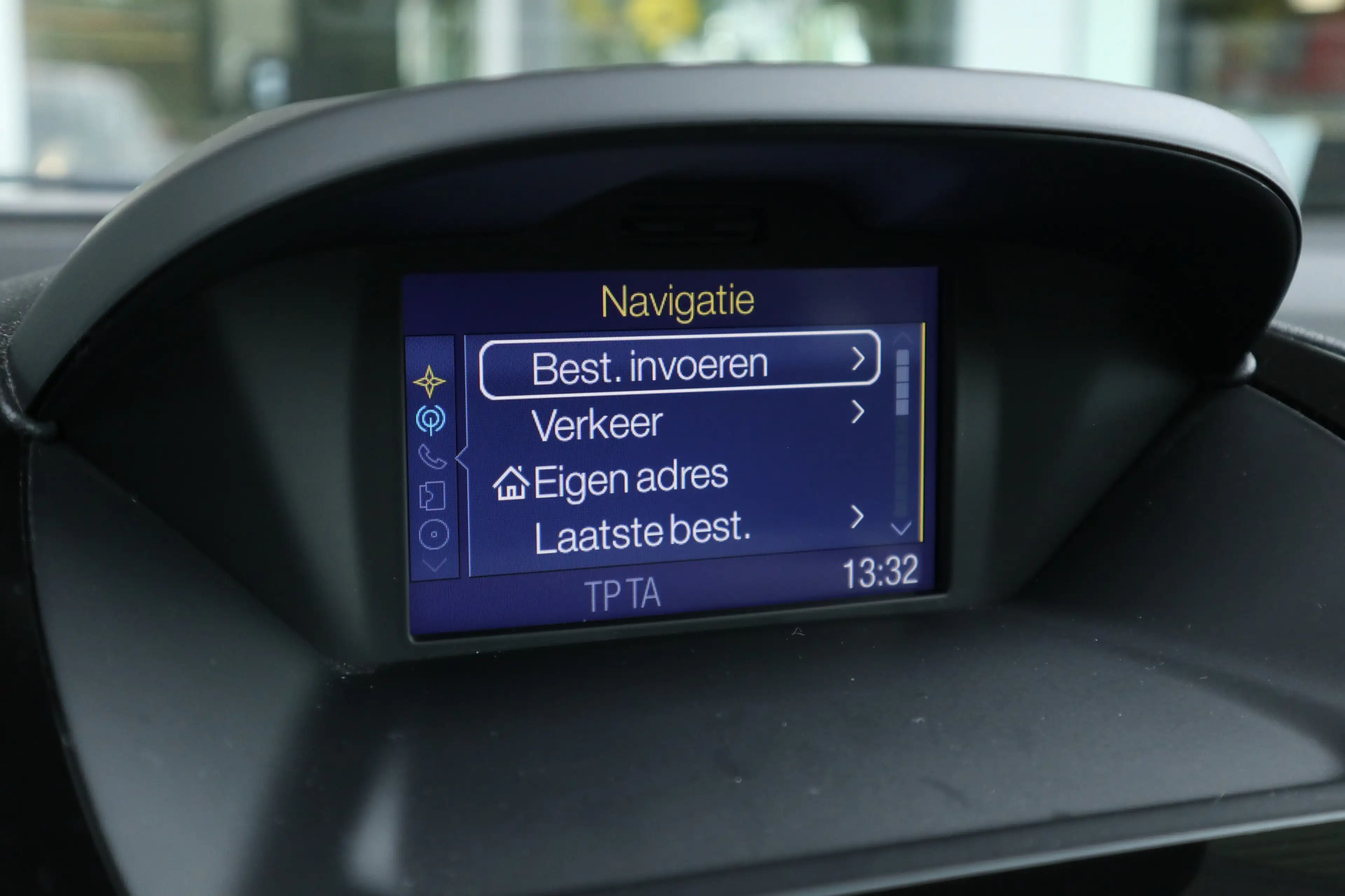Ford B-Max 1.0 EcoBoost Titanium Navi / Camera / Clima / Crui — photo 33