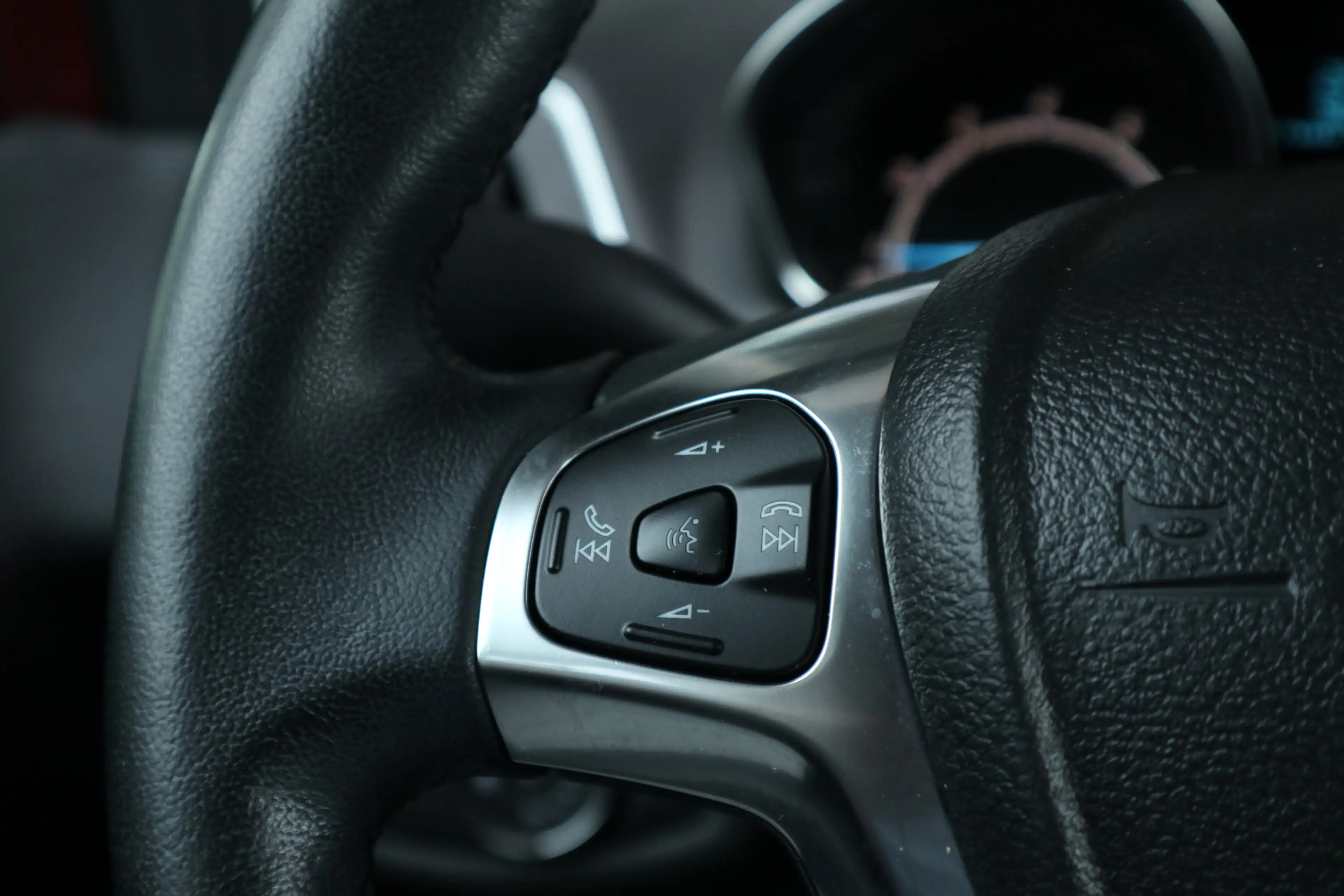 Ford B-Max 1.0 EcoBoost Titanium Navi / Camera / Clima / Crui — photo 27