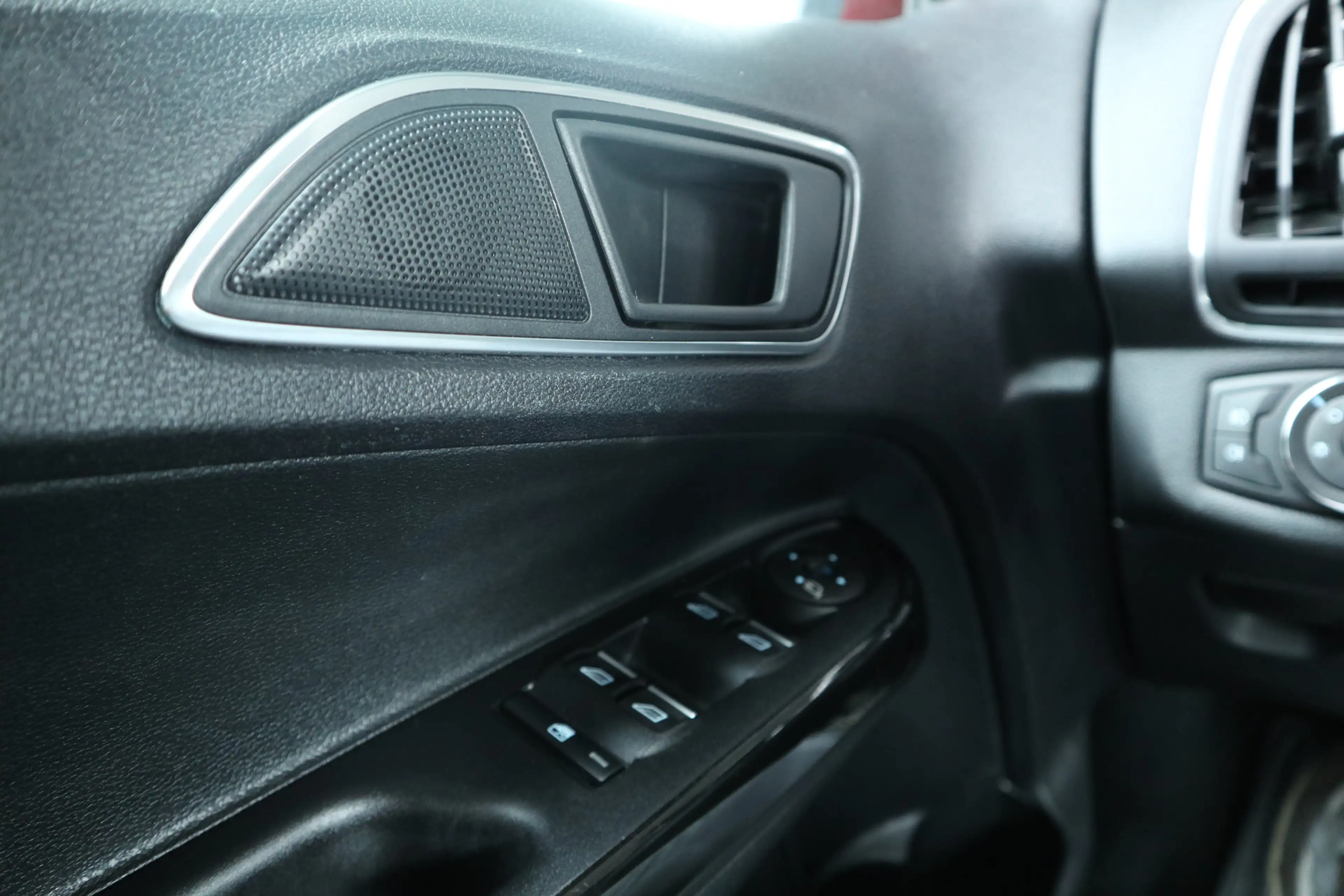 Ford B-Max 1.0 EcoBoost Titanium Navi / Camera / Clima / Crui — photo 30