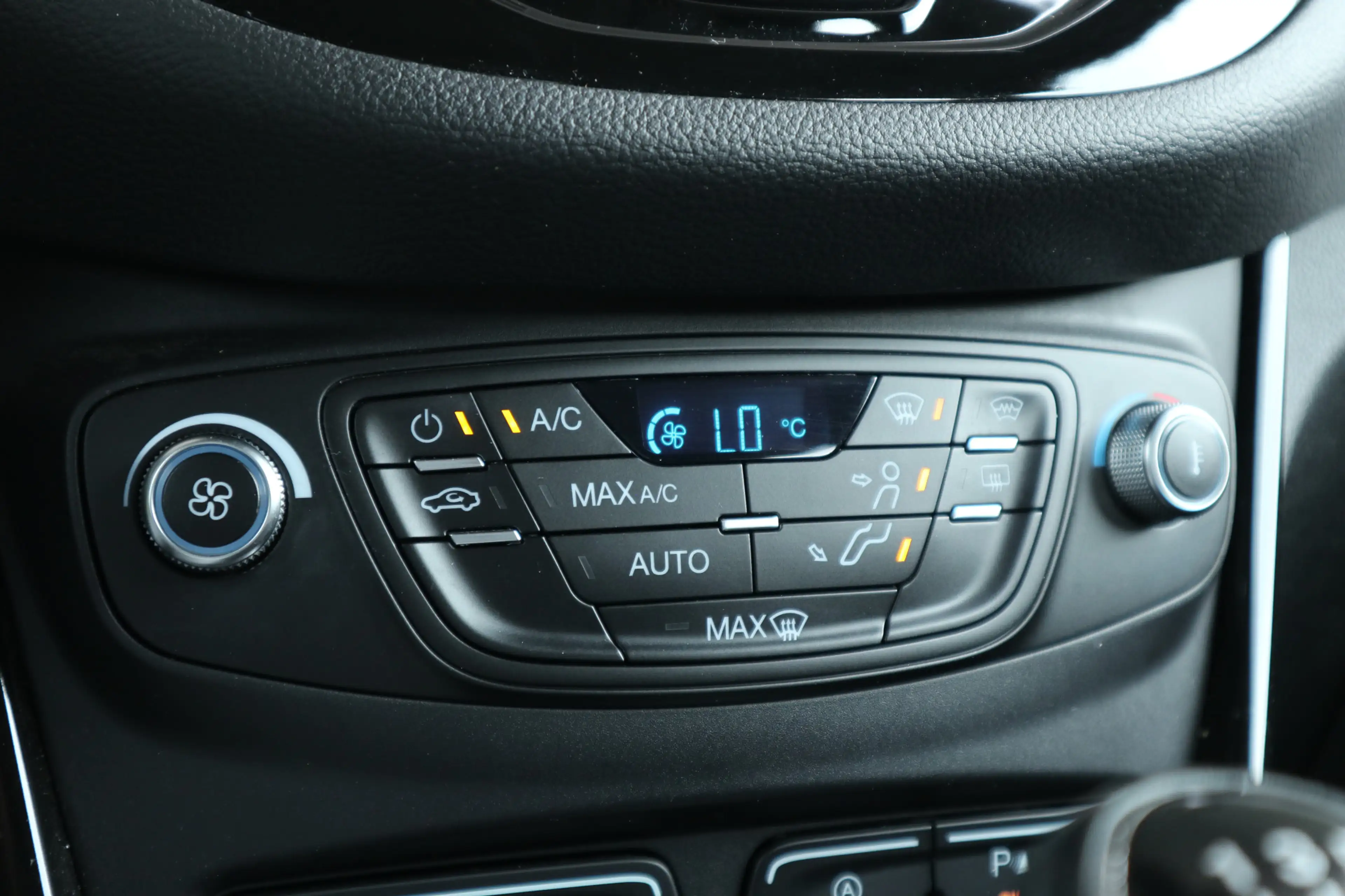Ford B-Max 1.0 EcoBoost Titanium Navi / Camera / Clima / Crui — photo 36