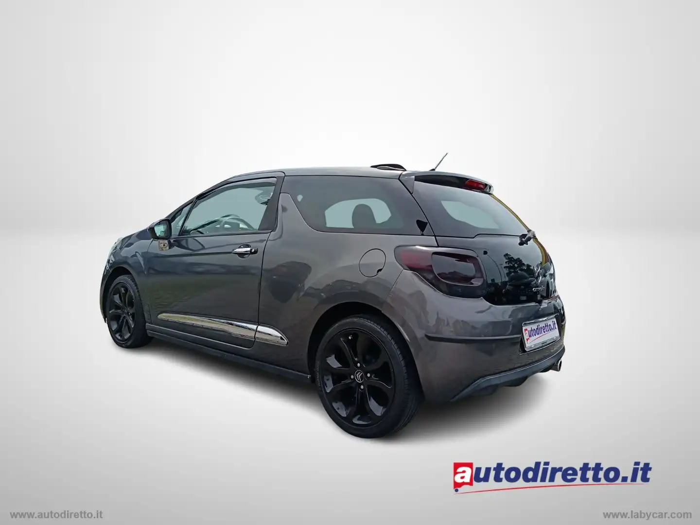 DS Automobiles DS 3 DS 3 1.4 e-HDi 70 CMP So Chic Grigio - 2