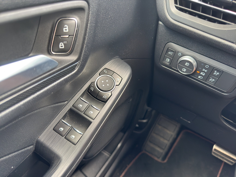 Ford Kuga 2.5 Duratec PHEV ST-Line X ACC+AHK+LED+Navi — photo 14