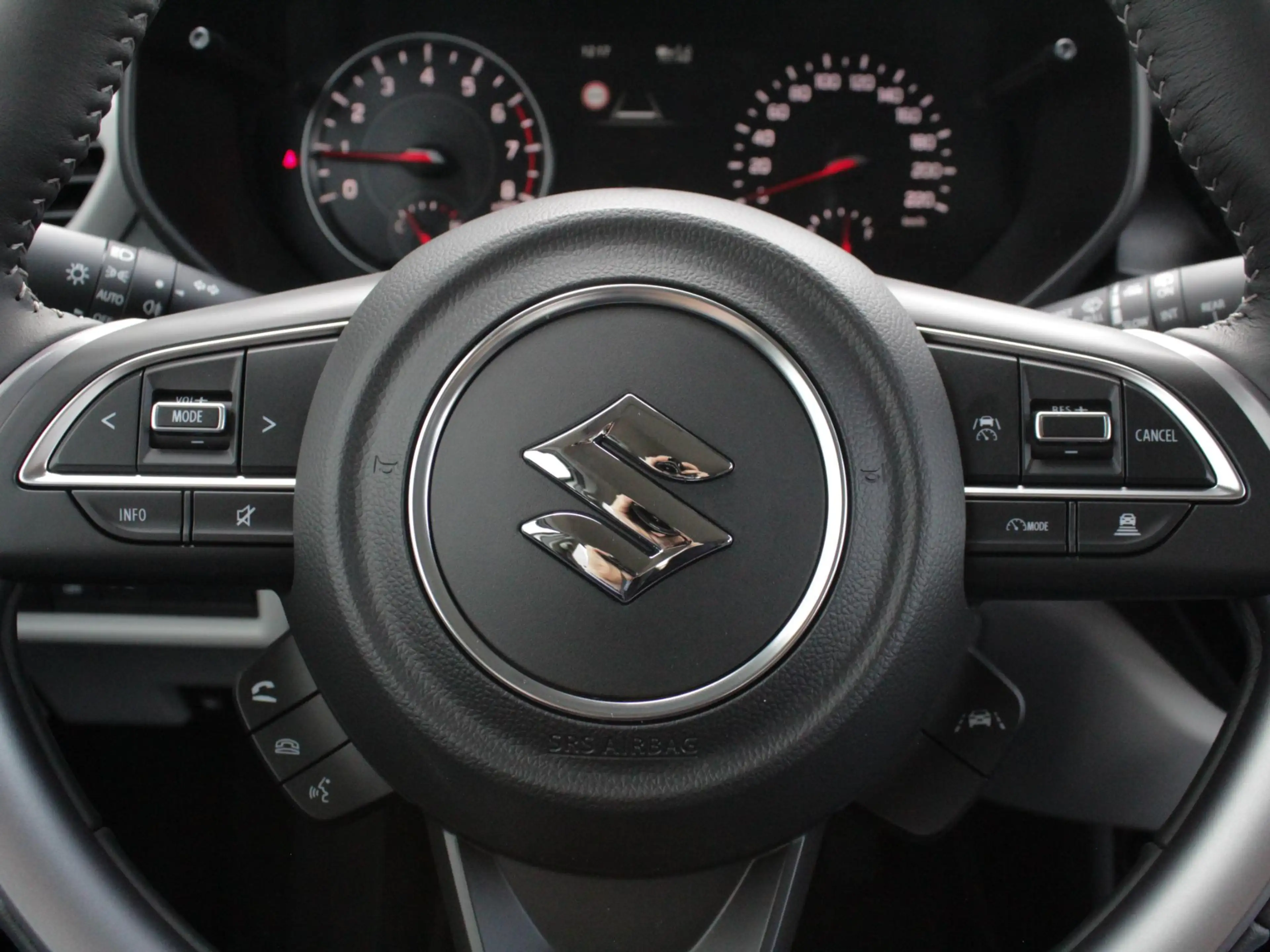 Suzuki Swift 1.2 Select Smart Hybrid | Navi | Adap. Cruise | Ai — photo 11