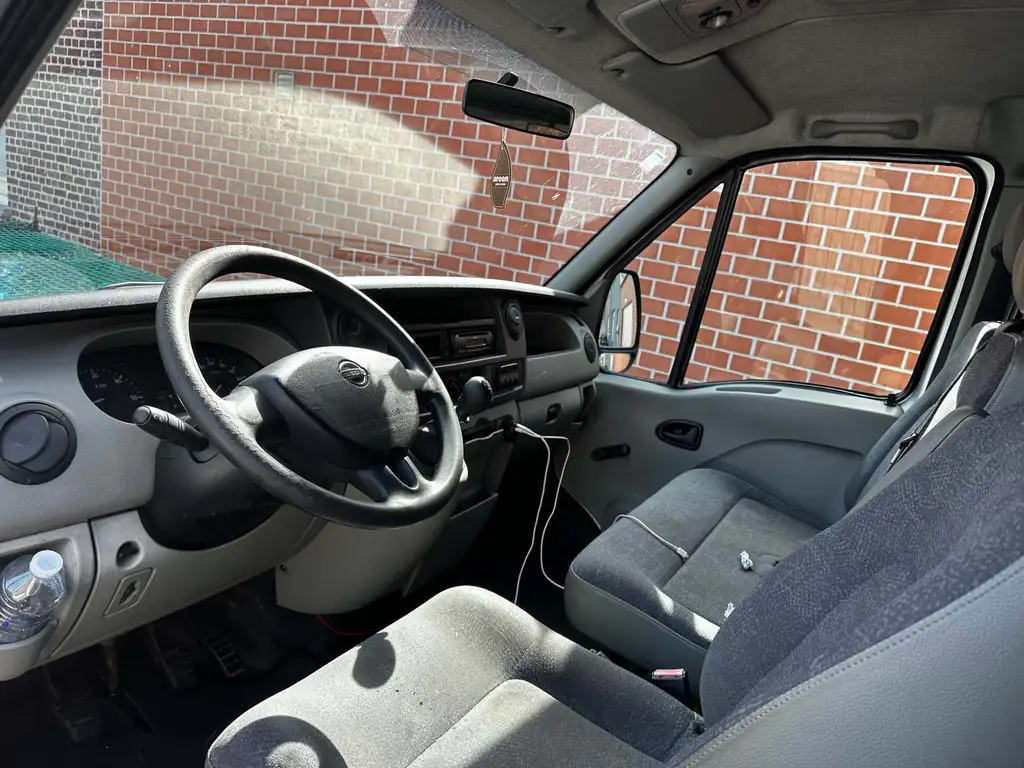 Nissan Interstar 2005 из Европы — купить под ключ