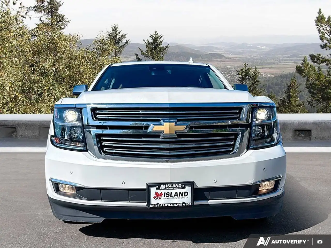 Chevrolet Suburban photo Chevrolet Suburban