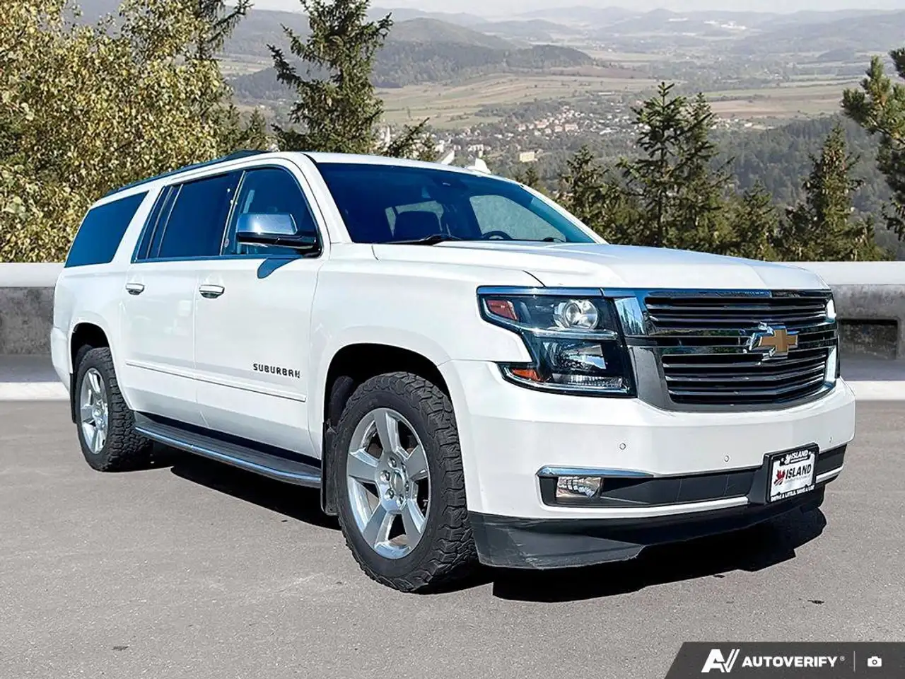 Chevrolet Suburban photo Chevrolet Suburban