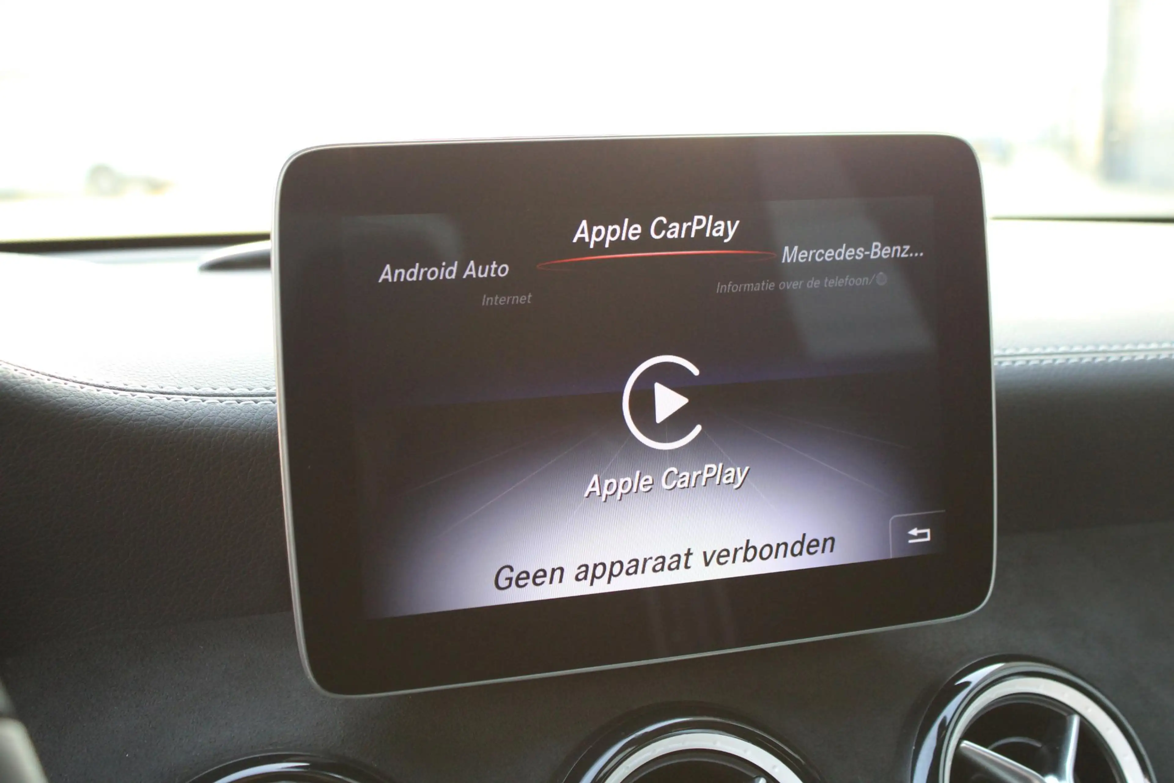 Mercedes-Benz CLA 180 AMG Pano | Distronic | Memory | Camera | Carplay | — photo 11