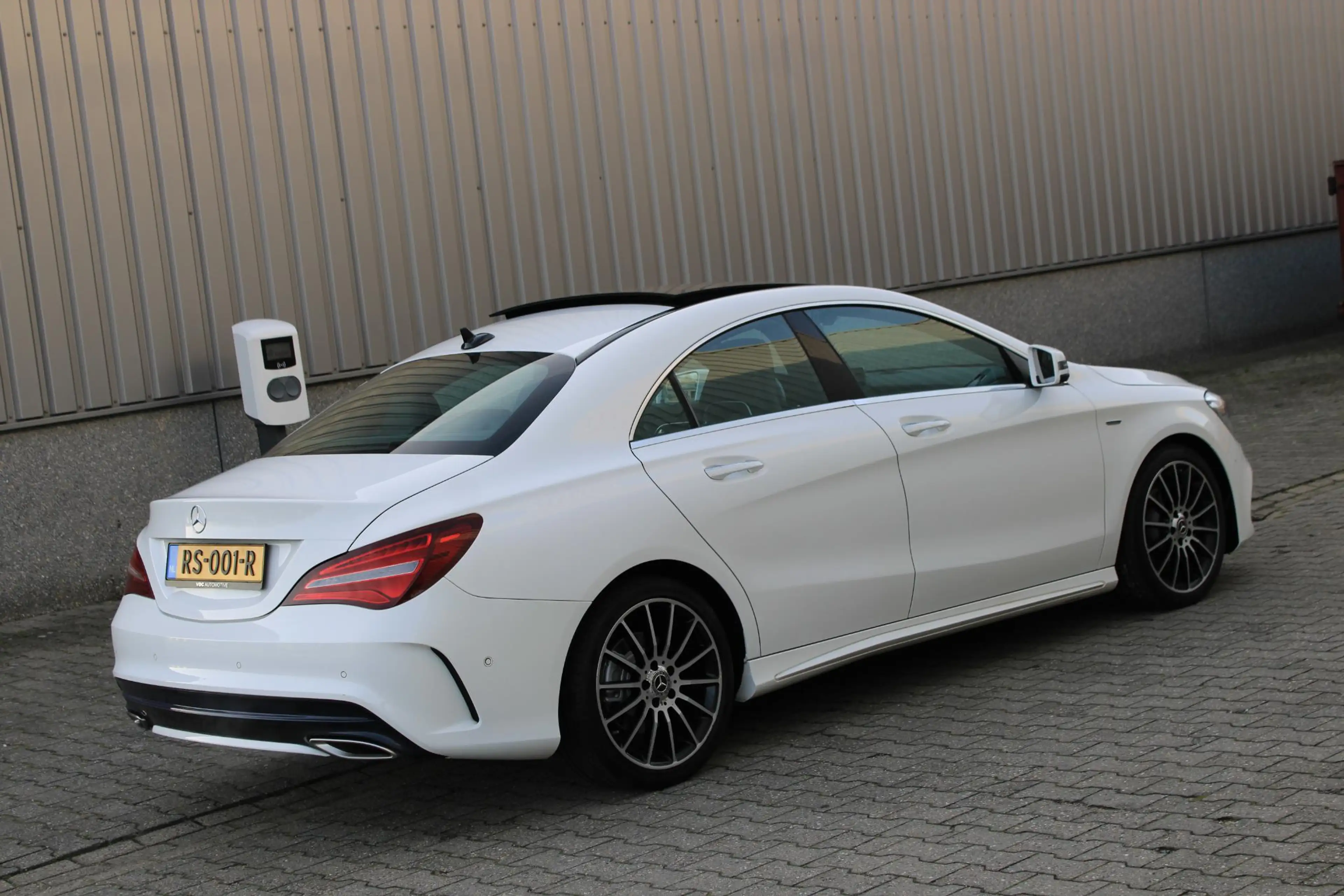 Mercedes-Benz CLA 180 AMG Pano | Distronic | Memory | Camera | Carplay | — photo 5