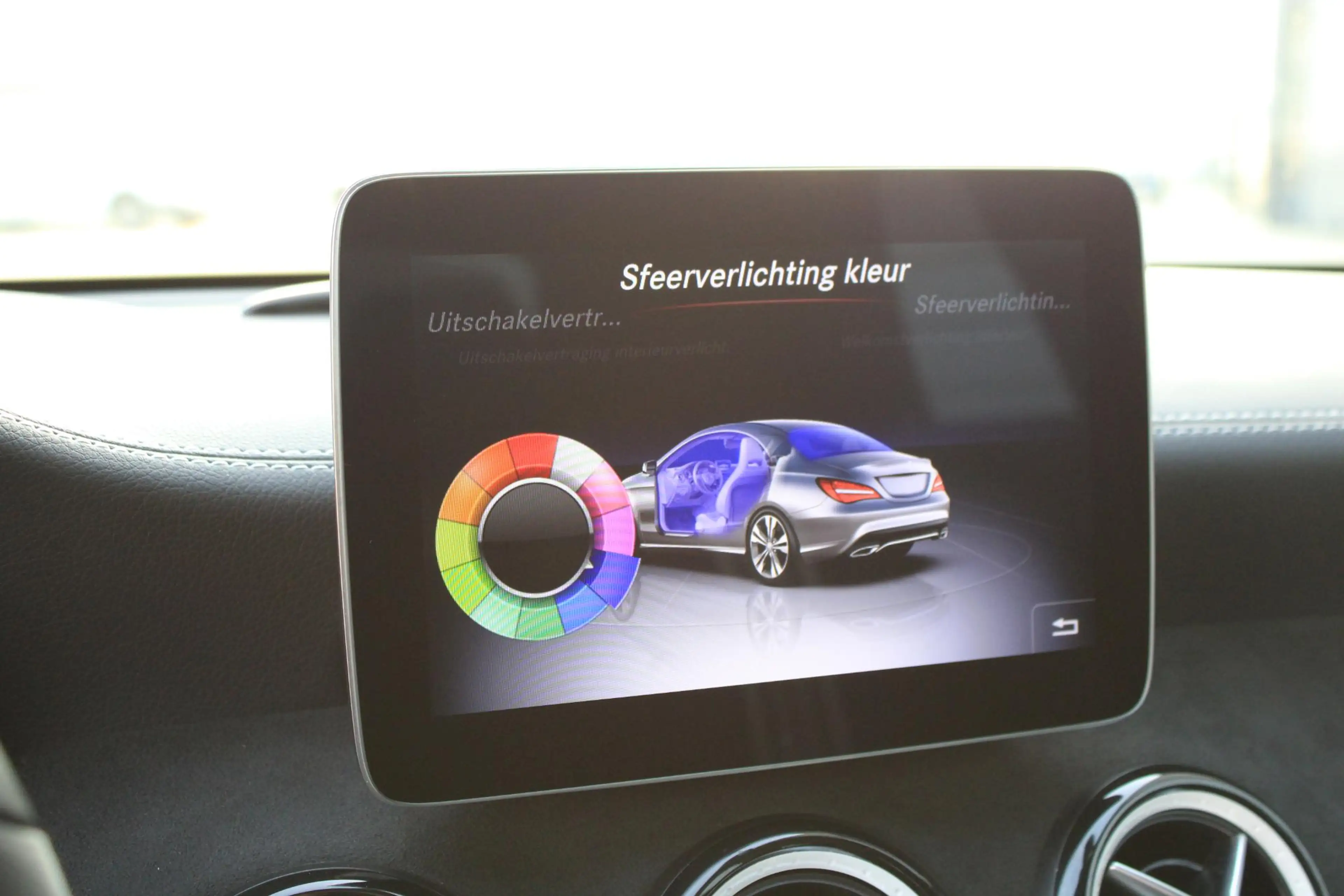 Mercedes-Benz CLA 180 AMG Pano | Distronic | Memory | Camera | Carplay | — photo 12