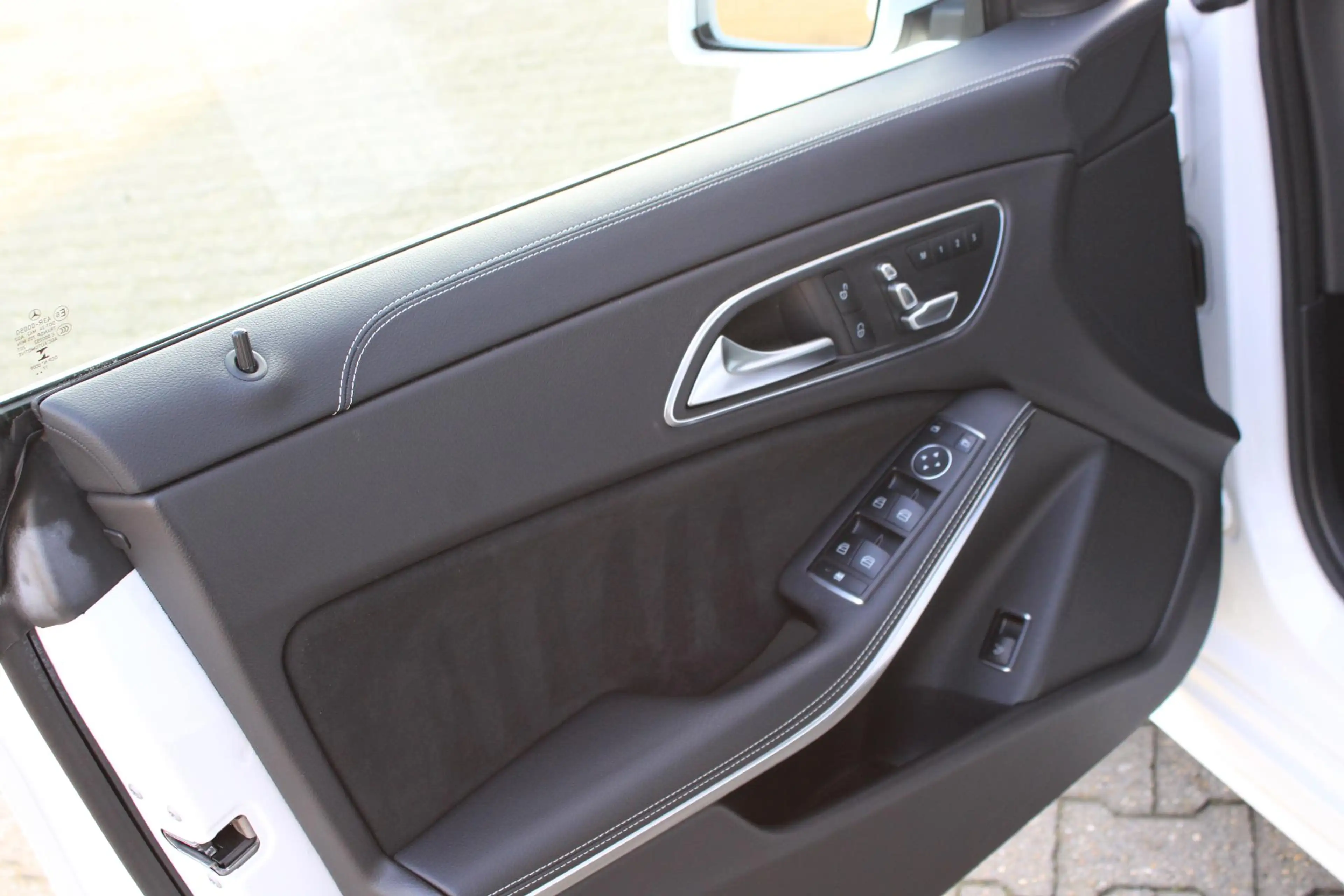 Mercedes-Benz CLA 180 AMG Pano | Distronic | Memory | Camera | Carplay | — photo 15