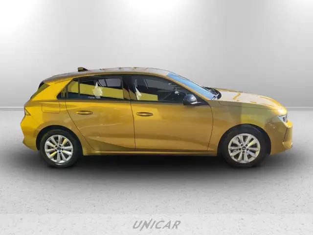 Opel Astra view 7