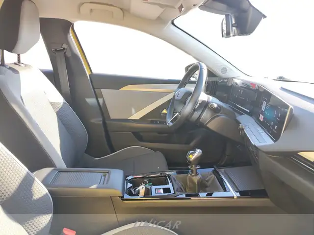 Opel Astra view 9