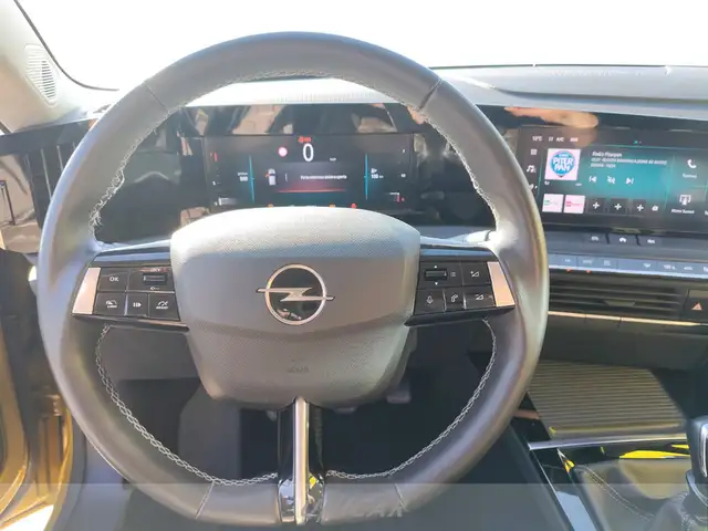 Opel Astra view 13