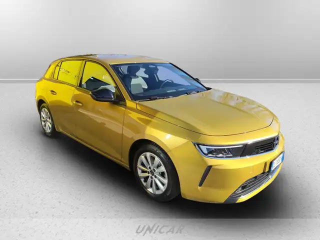 Opel Astra view 8